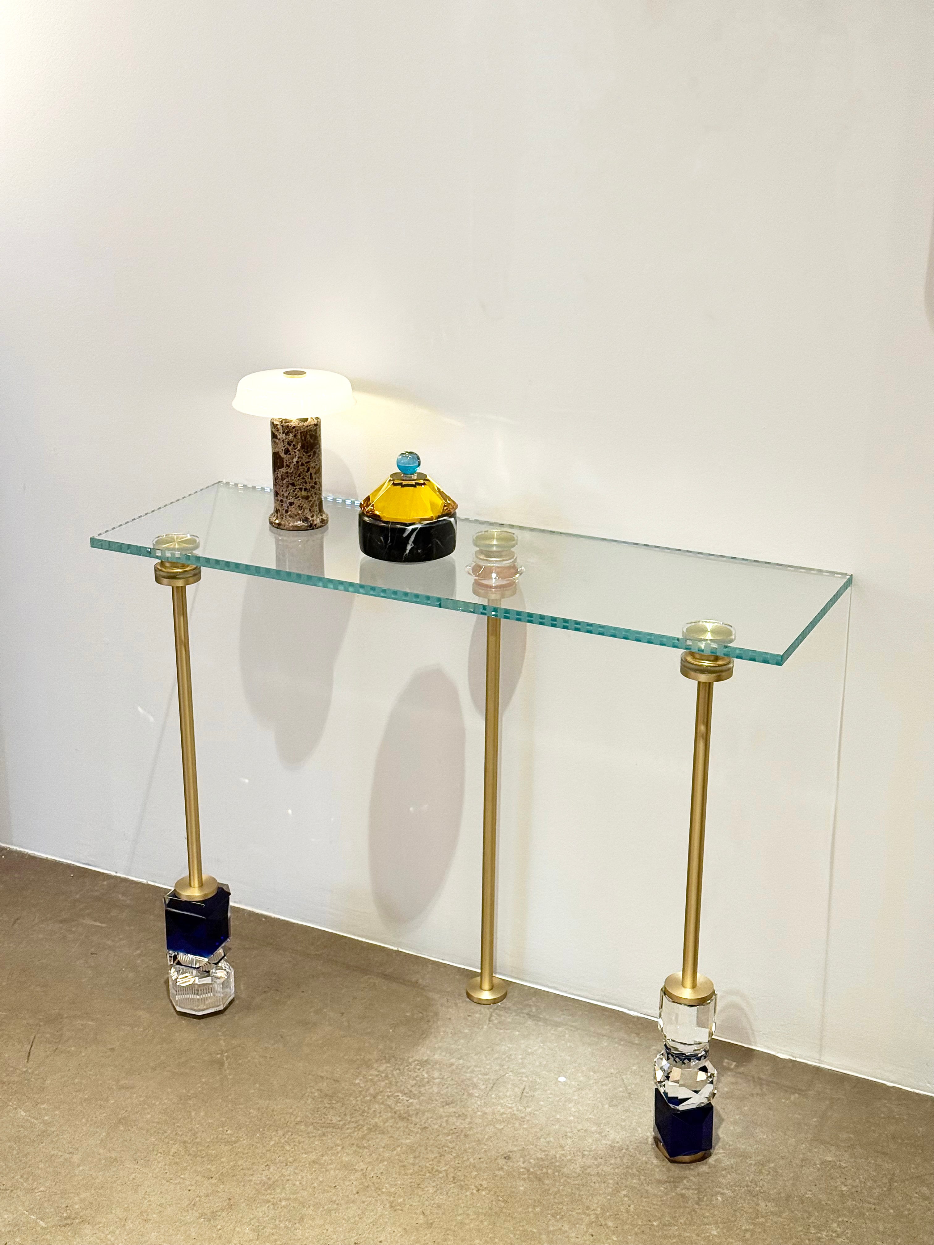 Spettacolo Table with 3 legs